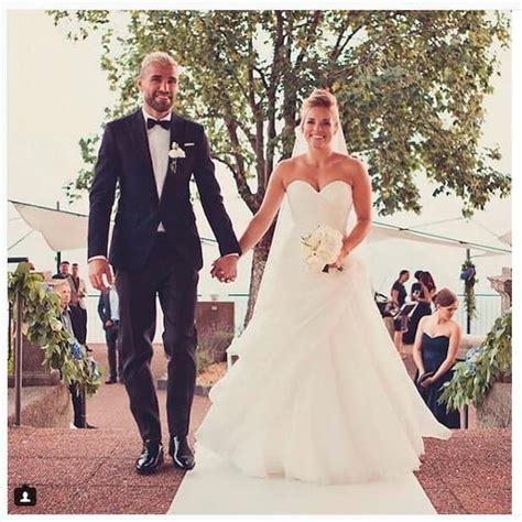 Valon Behramis und Lara Guts Hochzeit: Details zum。